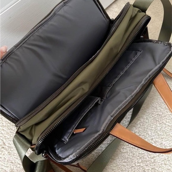 Tumi Messenger Bag.  Original price on tag was $500+. With tags on. - Picture 4 of 5